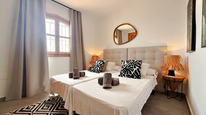 3 chambres, fer et planche à repasser, Wi-Fi gratuit, draps fournis