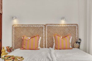 3 chambres, fer et planche à repasser, Wi-Fi gratuit, draps fournis