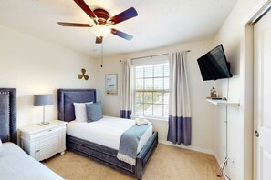 5 bedrooms, iron/ironing board, WiFi, bed sheets