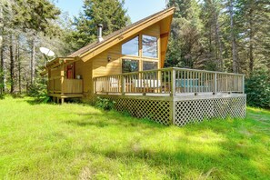 Terrace/patio - Hot Tub, 1 Mi to Beach: 12-Acre Fort Bragg Cabin! (Fort Bragg)