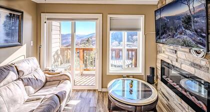 Sugar Ski in/out 1BR 1BA views/pool/sauna/hot tub