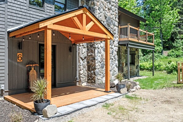 Exterior - The Shanty-Weirs Beach/Pavilion/Lake Winni/HGTV Designer (Gilford)