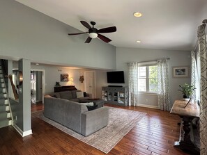 Smart TV, fireplace, computer monitors, printers