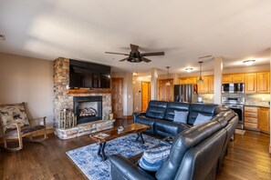 Smart-tv en een open haard