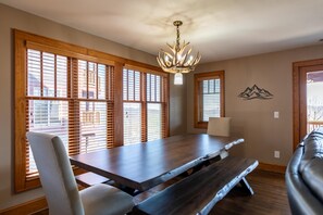 Dining - Mayway Retreat - Echota Club Amenities, Beautiful Mountain Views (Banner Elk)