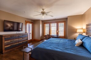 3 bedrooms, desk, iron/ironing board, free WiFi