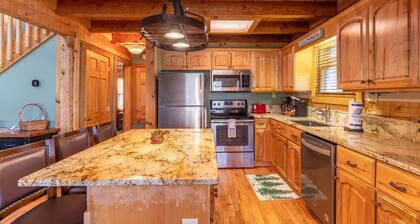 HawksNest View 4 car,No-Step Entry,2 Game Rooms,HT,Covered Decks,Fireplace,Fire Table,Grill,Pets