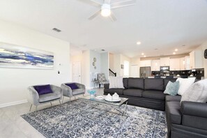 TV, table tennis - Modern Oasis Near Shopping n Golf Course w Pool (Kissimmee)