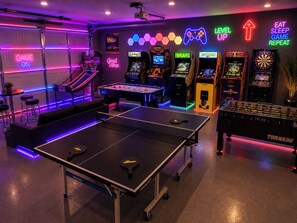 Spielezimmer