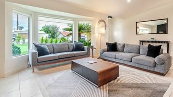 Smart TV, fireplace, video games, table tennis