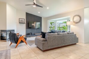 Smart TV, fireplace, video games, table tennis