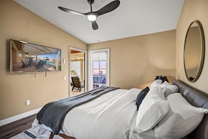 5 bedrooms, desk, free WiFi, bed sheets