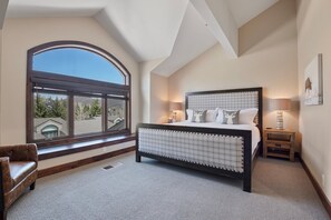 3 chambres, bureau, accès au Wi-Fi (inclus), literie fournie