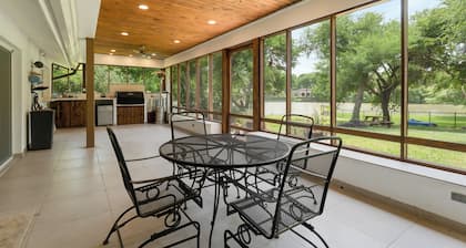 The Sunroom Villa on the Lake
