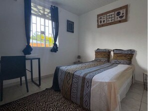 2 quartos, escrivaninha, ferros/tábuas de passar roupa, Wi-Fi