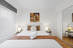 1 slaapkamer, een strijkplank/strijkijzer, reisbedje, wifi