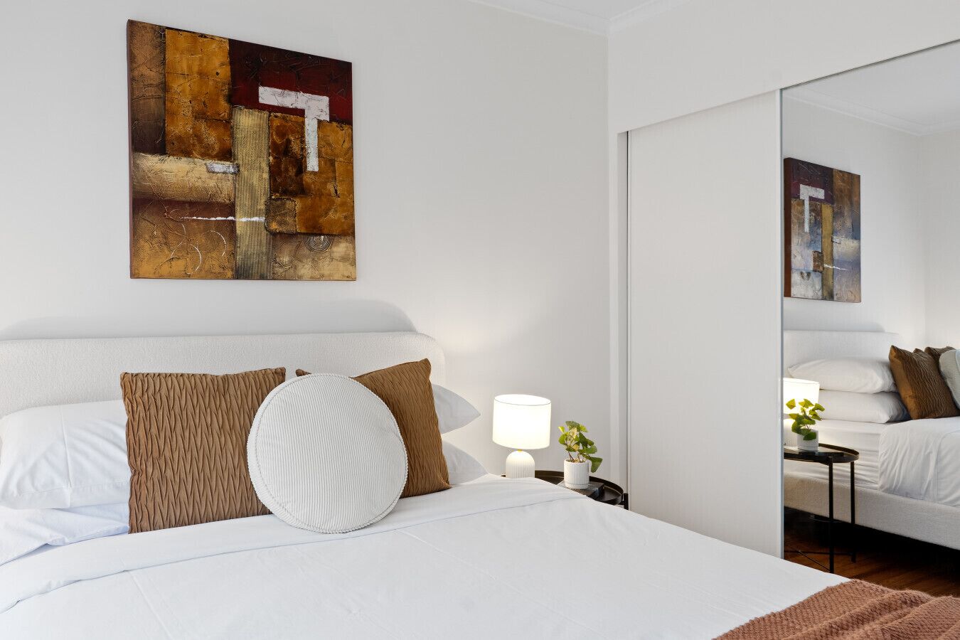 Iron/ironing board, travel cot, WiFi, bed sheets