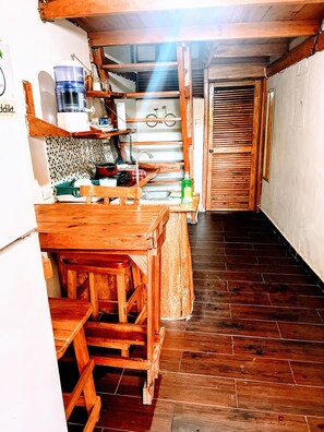 Private kitchen - Cozy 1-bedroom apartment with WiFi, AC in welcoming Tamanique (Tamanique)