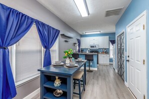 Dining - Five-Minutes Flyover Cherry Point NC (Havelock)