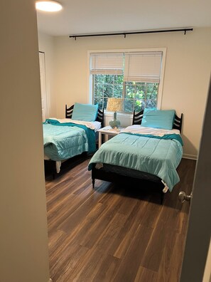 2 bedrooms, desk, iron/ironing board, travel cot