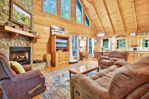 Stunning Surroundings, Hot Tub Soaks, S'mores & Nearby Attractions - Our Favorite Place