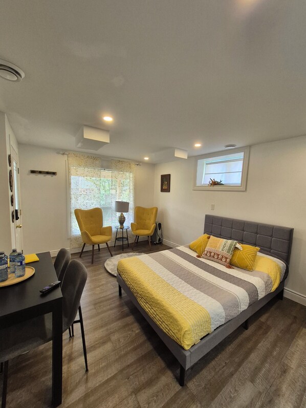 2 bedrooms, desk, iron/ironing board, free WiFi