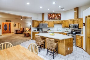 Micro-ondes, four, plaque de cuisson, lave-vaisselle