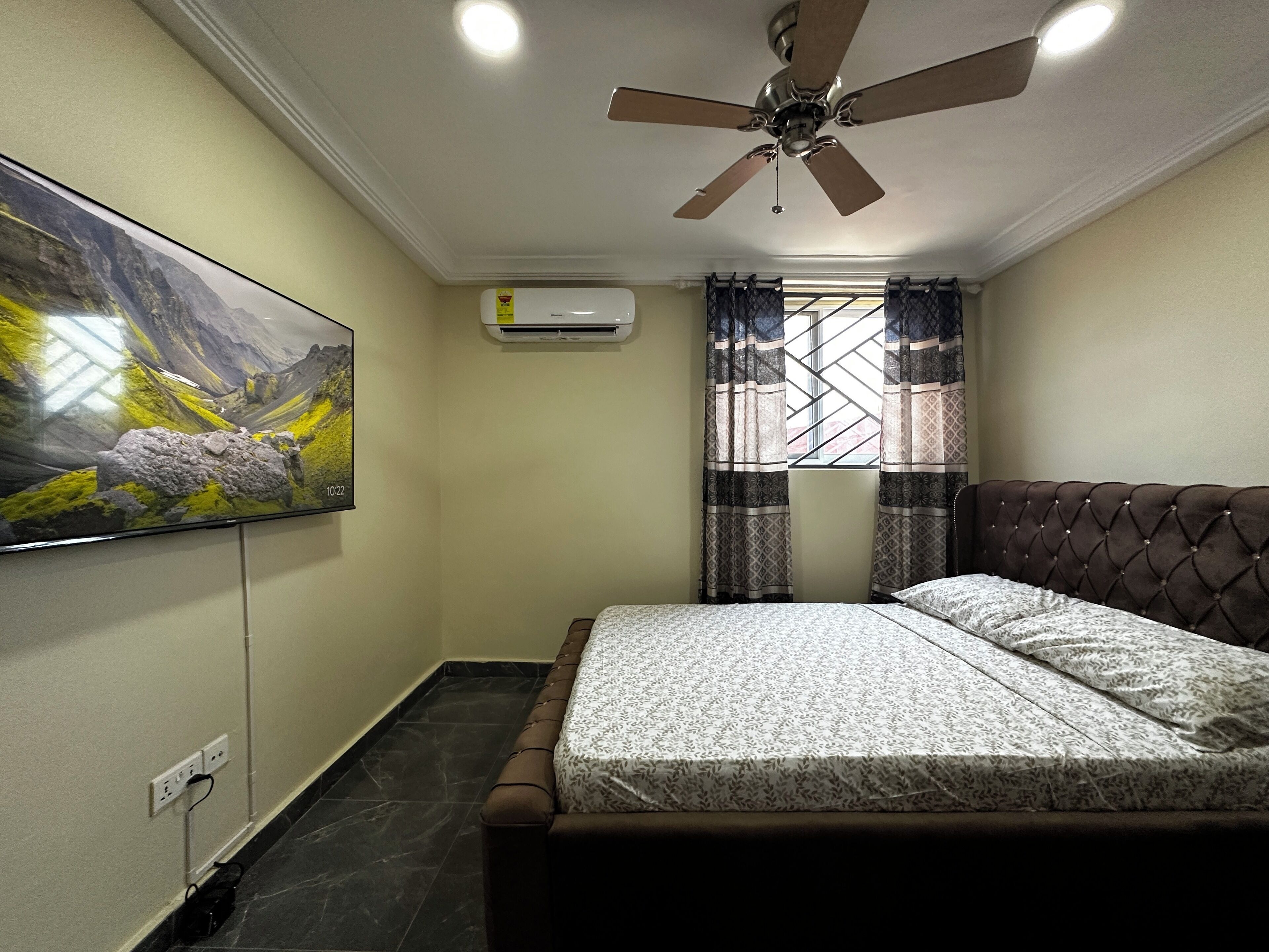 2 habitaciones, tabla de planchar con plancha y wifi gratis 