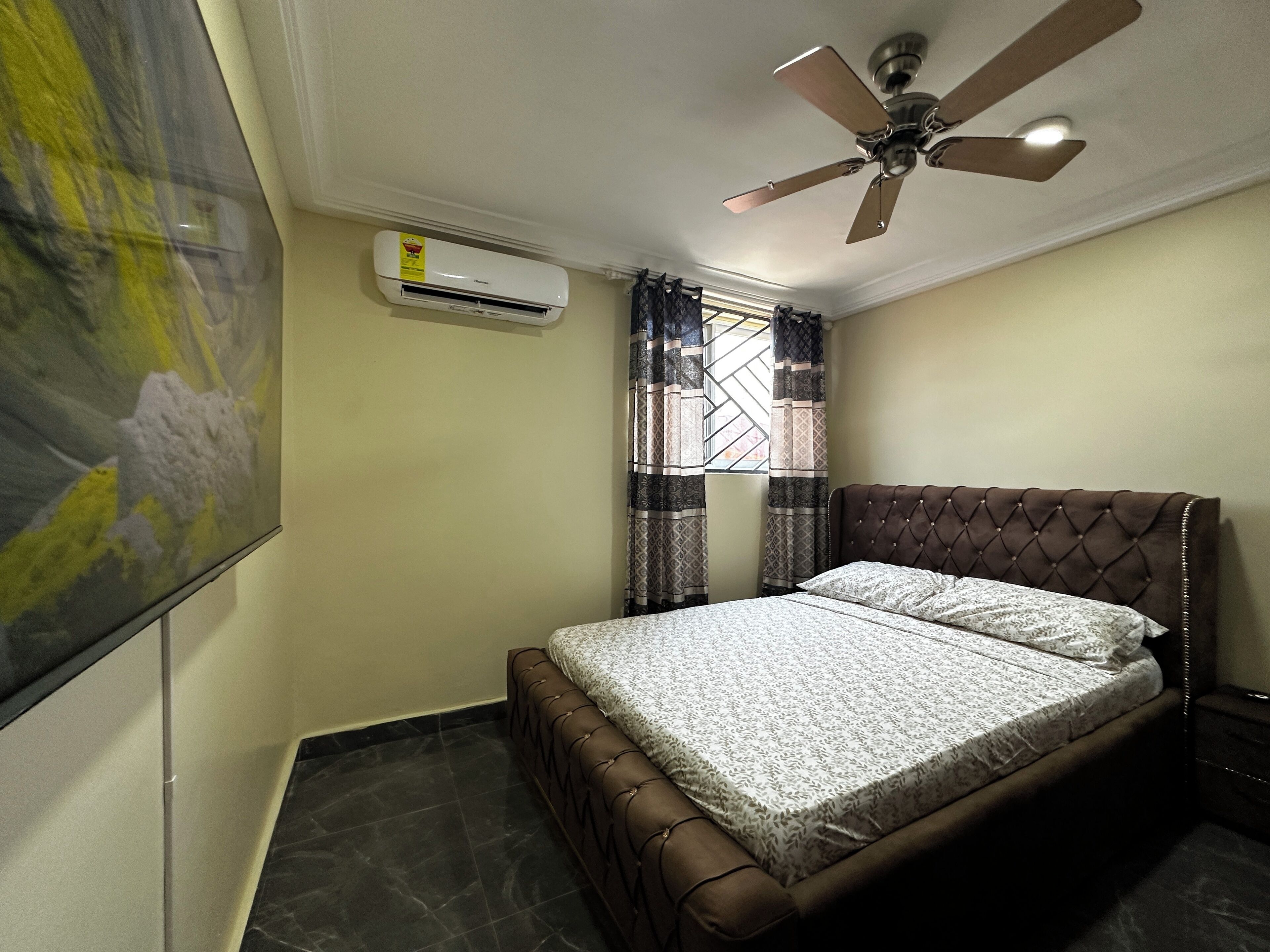 2 bedrooms, iron/ironing board, free WiFi