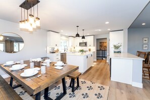 Dining - NEW! Private hot tub w/views, game room (Whitefish)