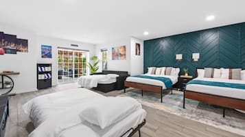 5 chambres, bureau, fer et planche Ă repasser, lit parapluie