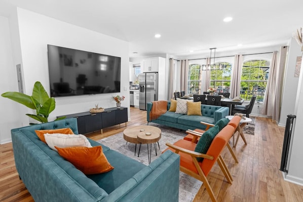 TV - NYC 20min | Free Parking | Hot Tub | EWR 15min (Bayonne)