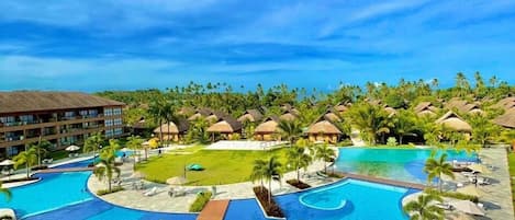 2 outdoor pools