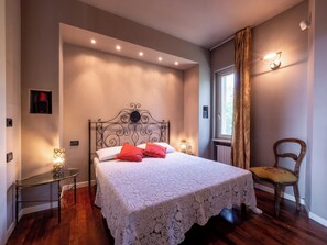 3 makuuhuonetta, internet