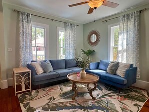 Smart-TV, Bücher, Computerbildschirme