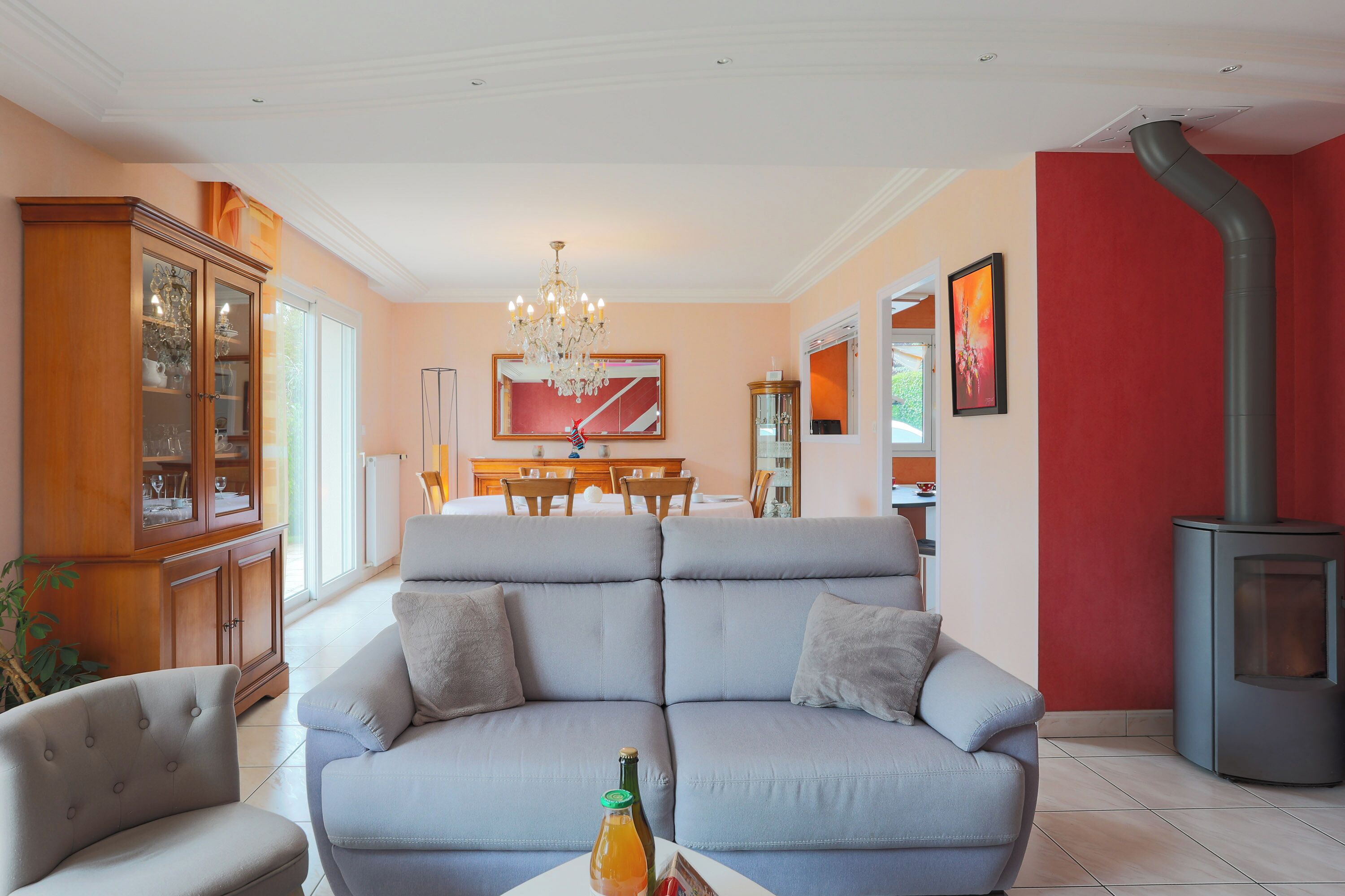 TV, lareira, aparelho de som