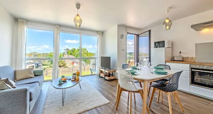 Ferienwohnung 'Les Terrasses De La Palud' mit Meerblick und privater Terrasse