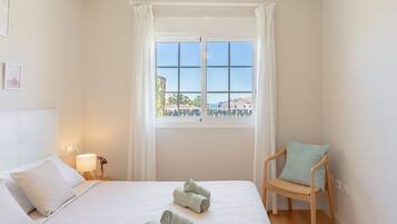 2 slaapkamers, een strijkplank/strijkijzer, gratis wifi, beddengoed