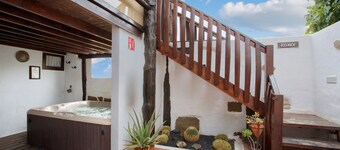 Vacation Villa 'Casa Rural La Molina' with Mountain View, Private Terrace and Wi-Fi