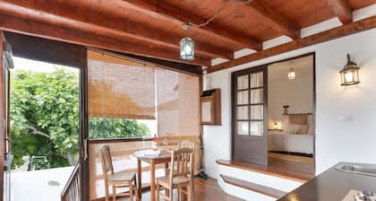 Vacation Villa 'Casa Rural La Molina' with Mountain View, Private Terrace and Wi-Fi