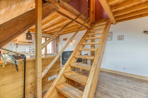 Interior - Cottage 'Passoud 202' with Mountain View and Private Garden (Oz)