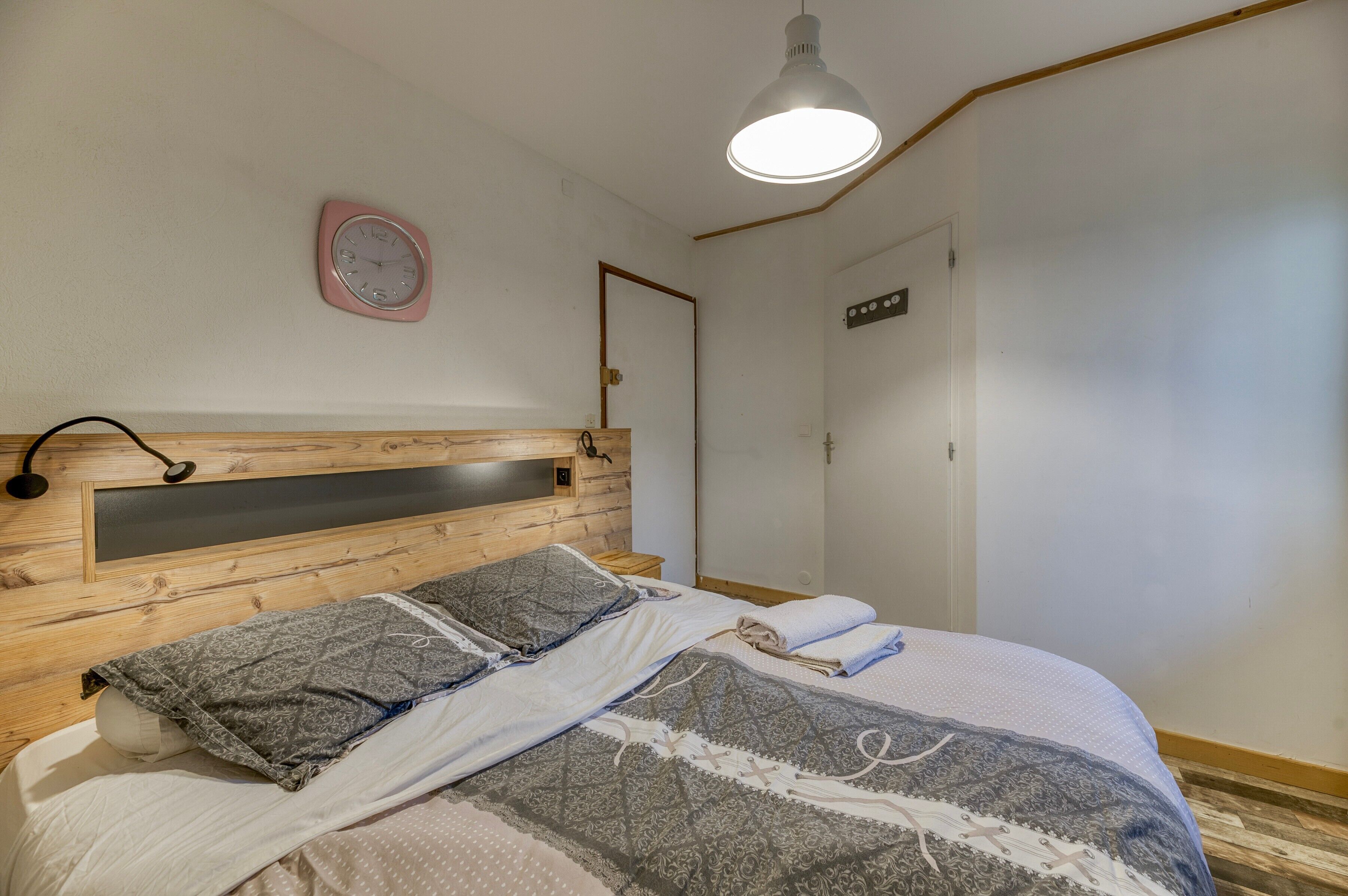 1 غرفة نوم وملاءات أسرّة