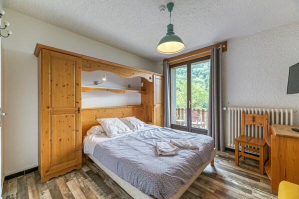 1 dormitorio y ropa de cama