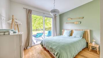 3 bedrooms, iron/ironing board, free WiFi, bed sheets