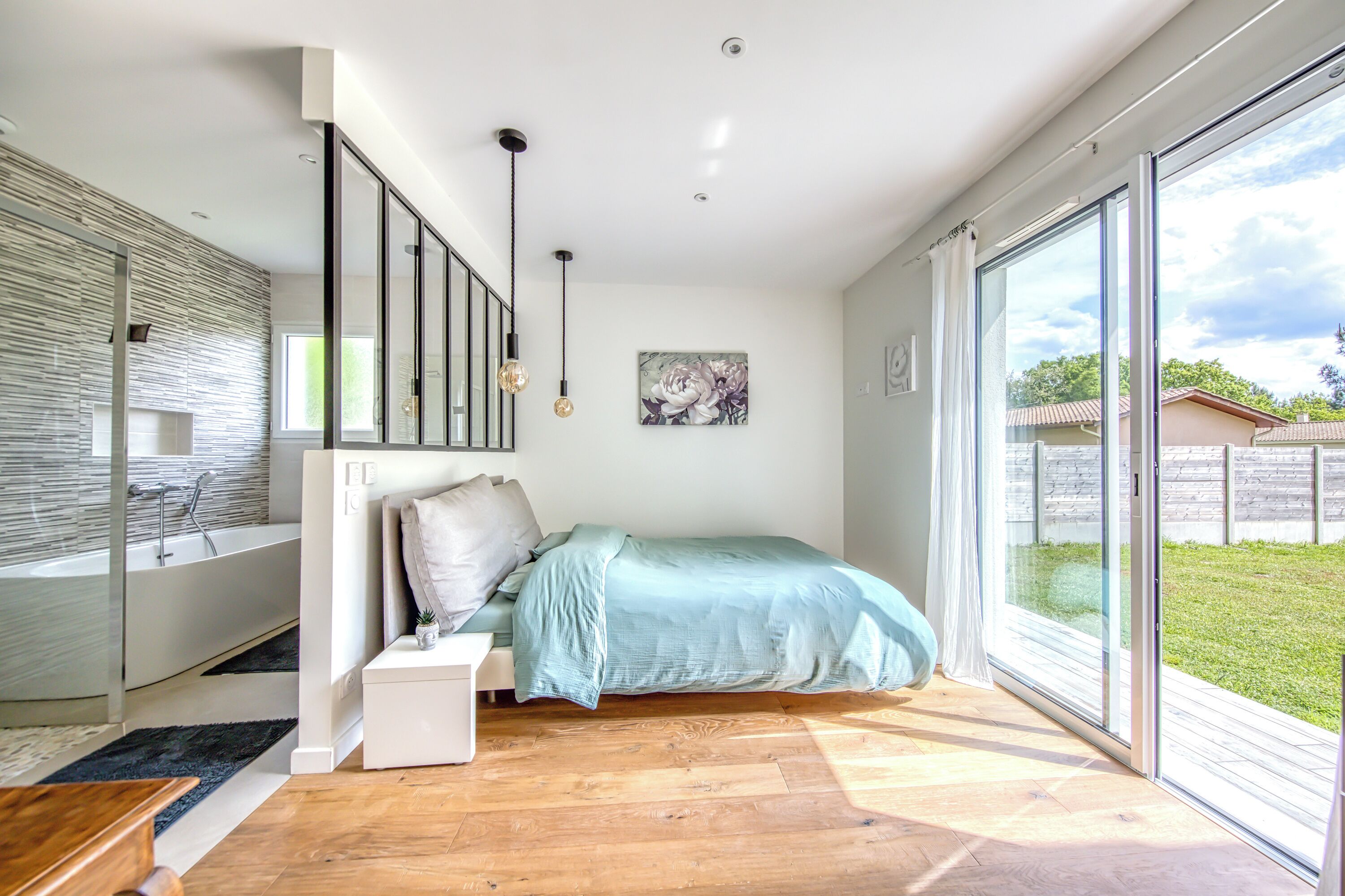 3 chambres, fer et planche à repasser, Wi-Fi gratuit, draps fournis