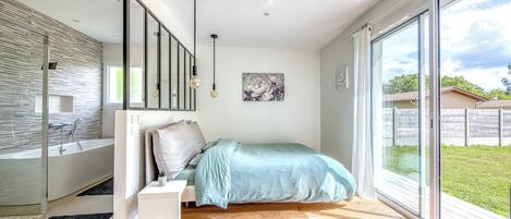 3 chambres, fer et planche à repasser, Wi-Fi gratuit, draps fournis