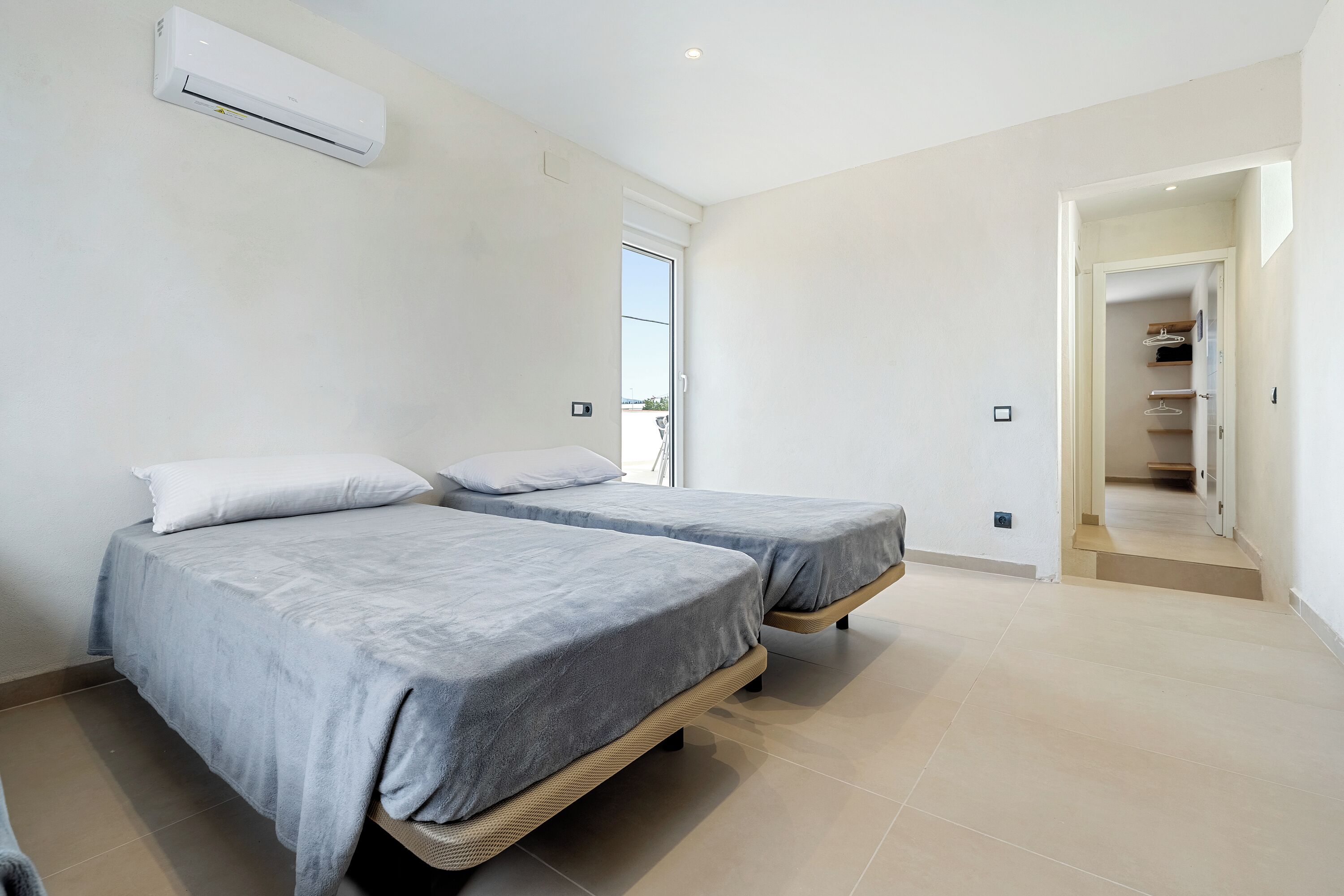 5 bedrooms, free WiFi