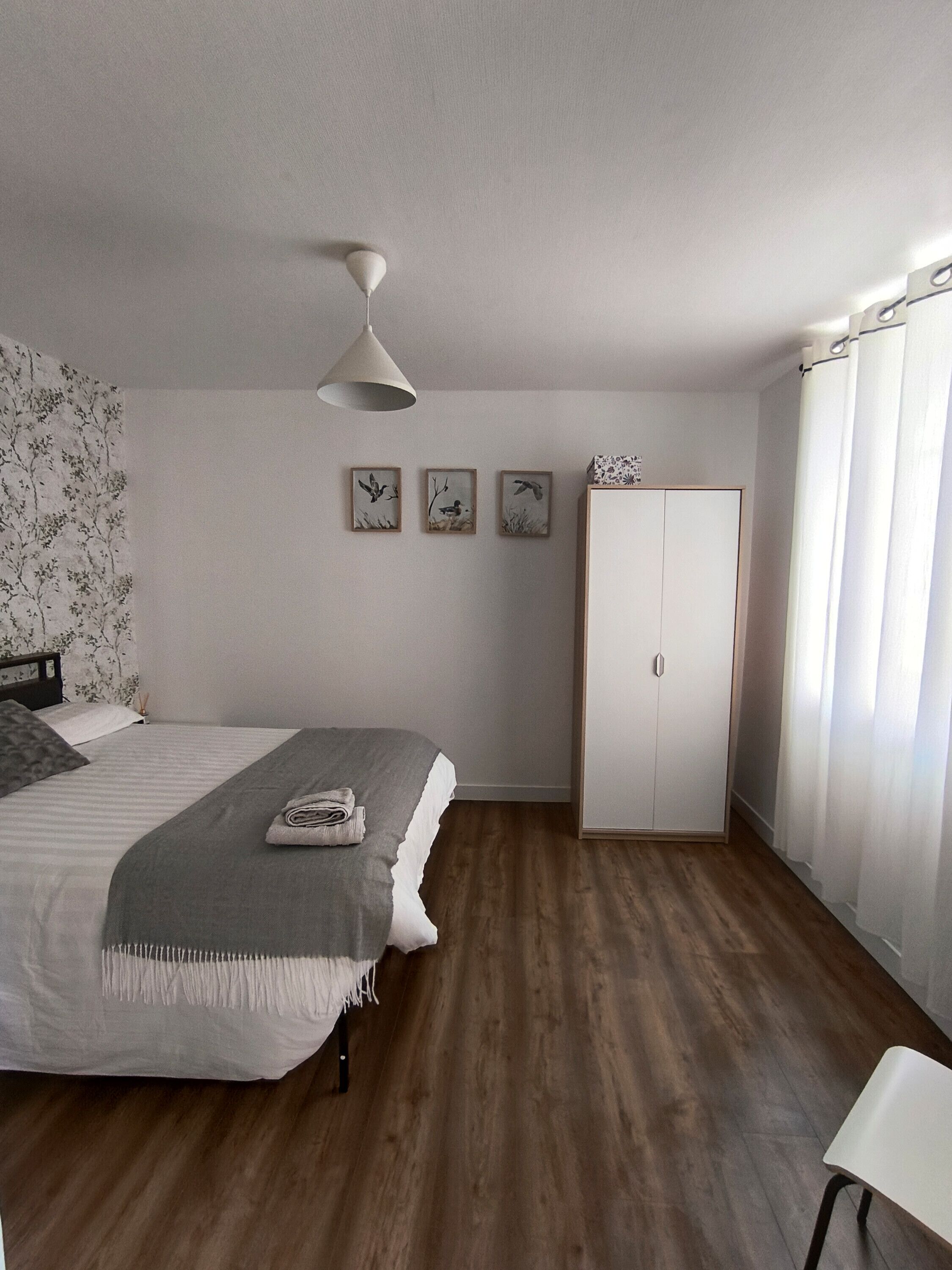 1 soverom, strykejern/-brett, wi-fi (inkludert) og sengetøy