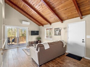 Smart TV, video games - New! Arcade Games, Hot Tub,  Fire Pit, BBQ, 3:2 (Oakhurst)