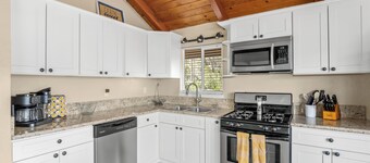 New! Arcade Games, Hot Tub,  Fire Pit, BBQ, 3:2